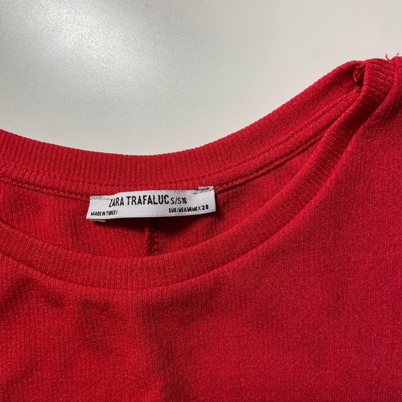 ZARA t-shirt with pleated cuffs - Picture 2 of 5